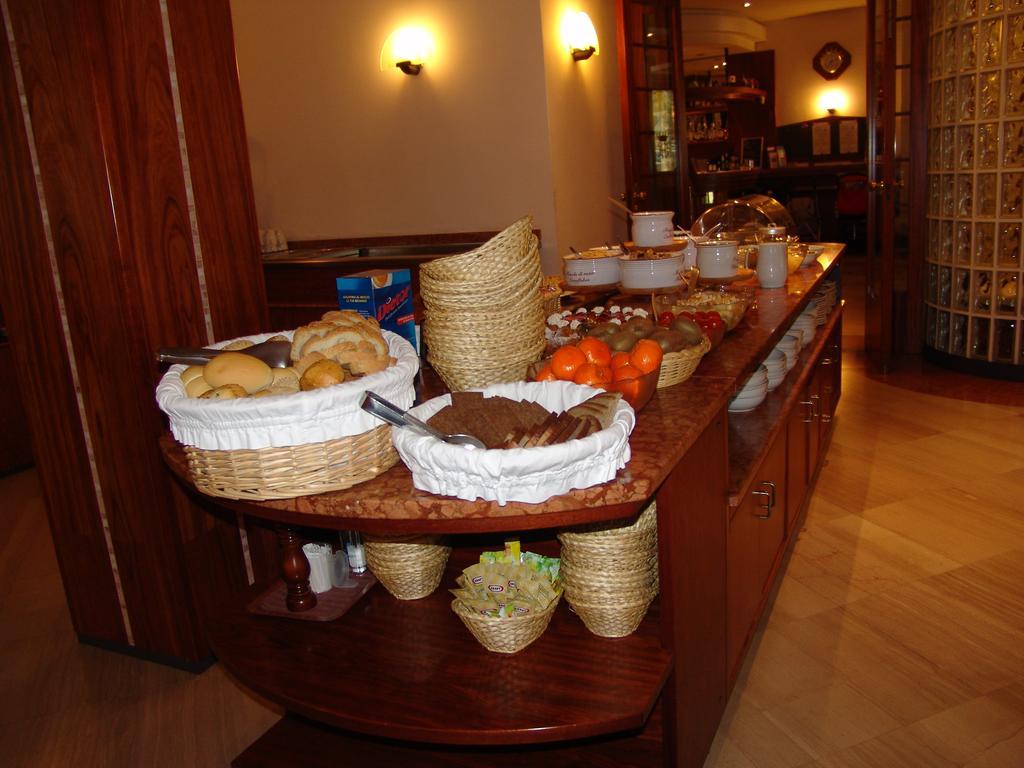Hotel Excelsior Cervia Buitenkant foto