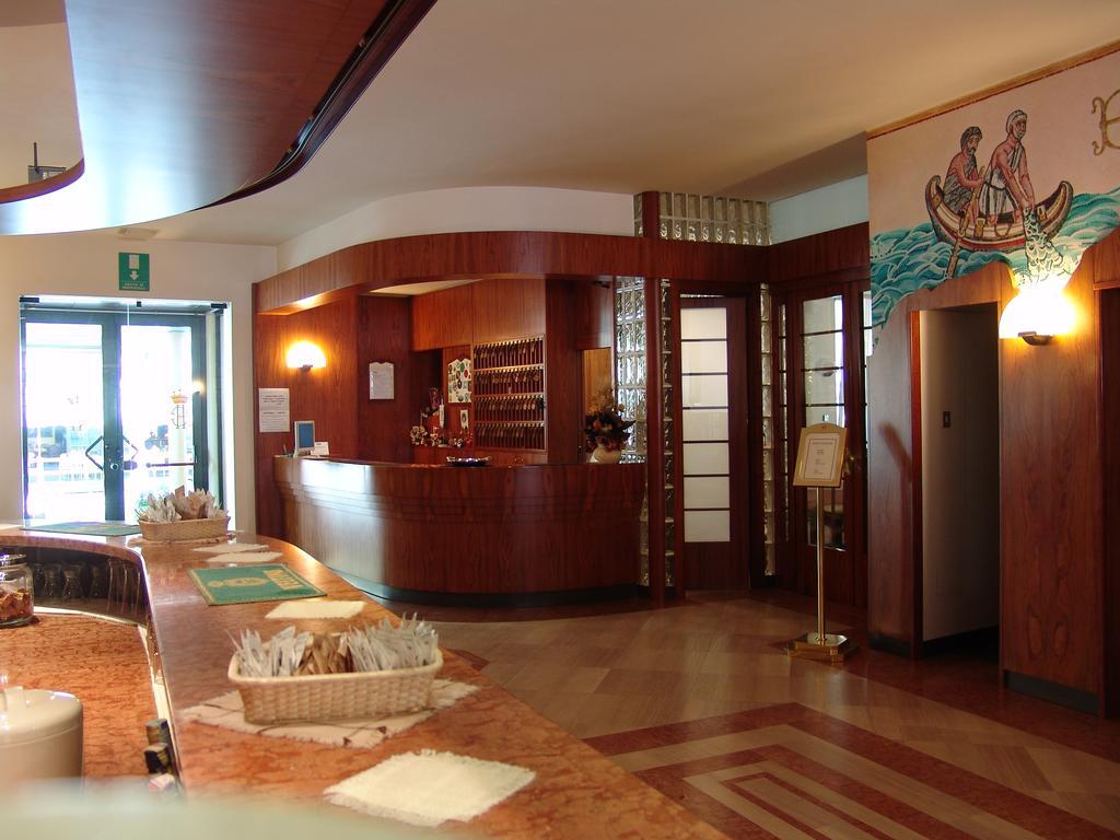 Hotel Excelsior Cervia Buitenkant foto