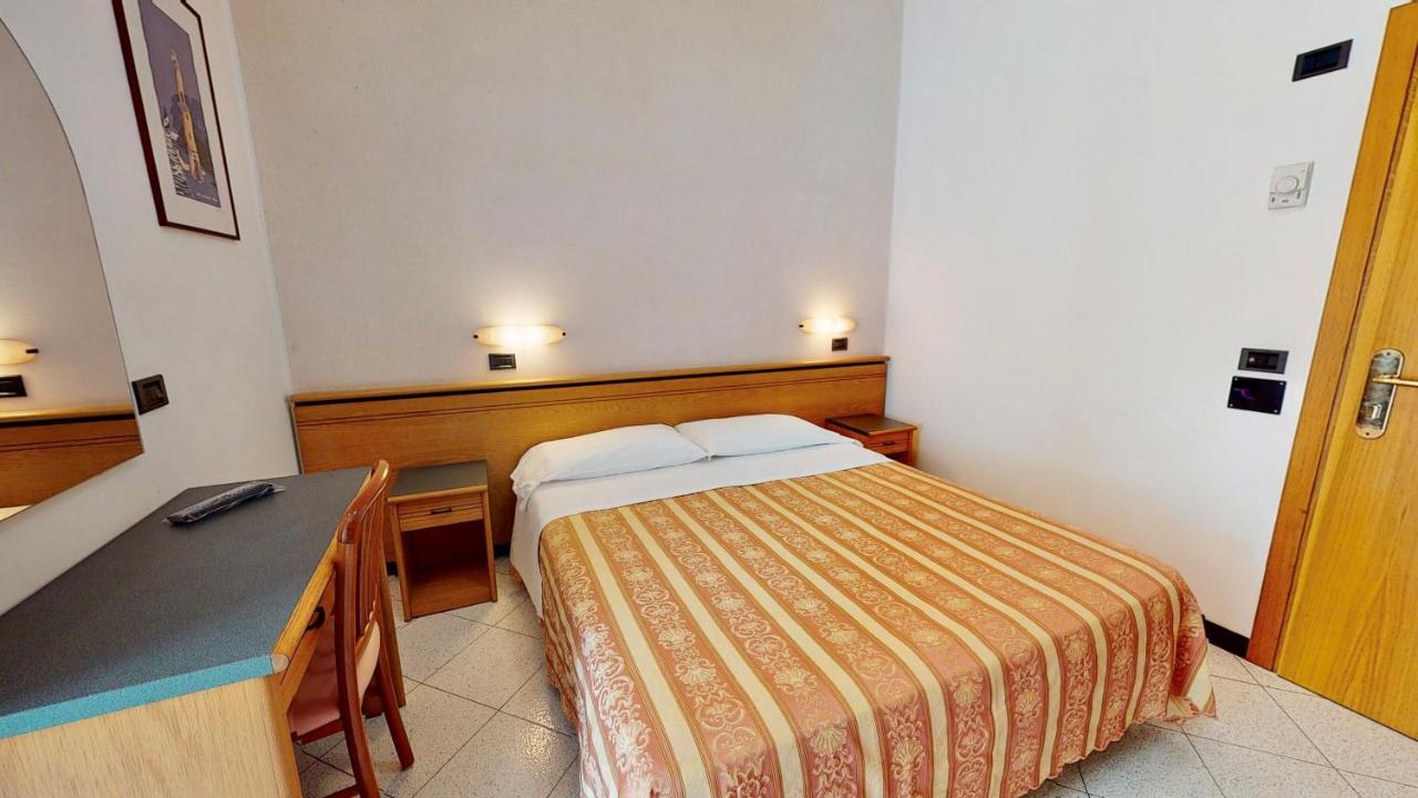Hotel Excelsior Cervia Buitenkant foto