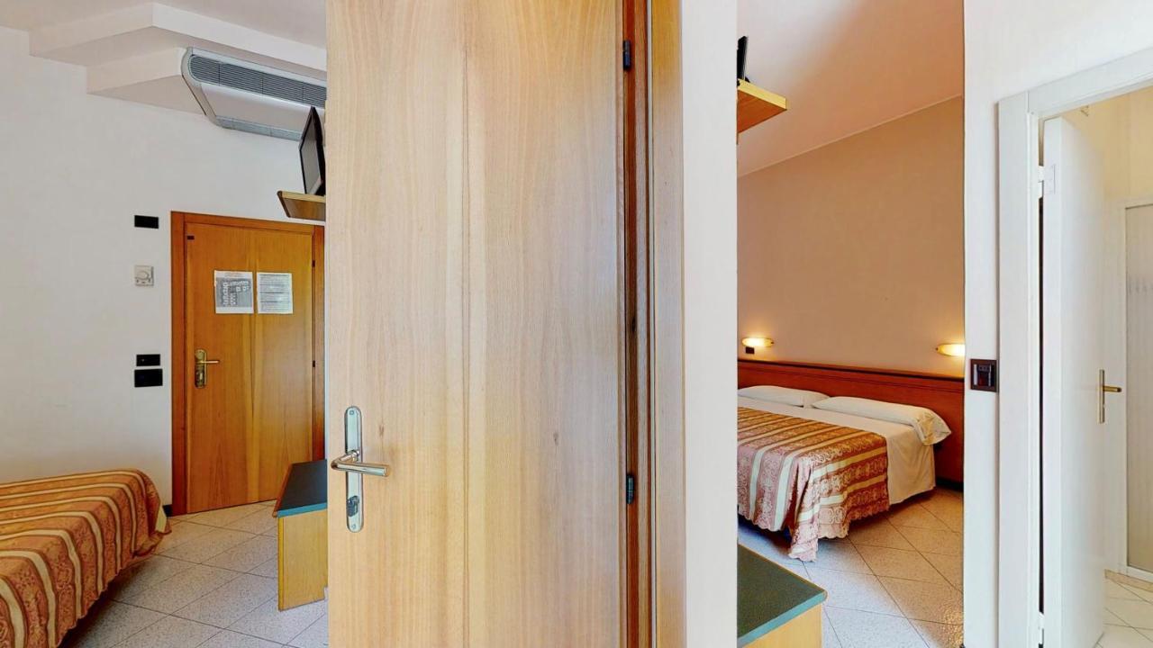 Hotel Excelsior Cervia Buitenkant foto