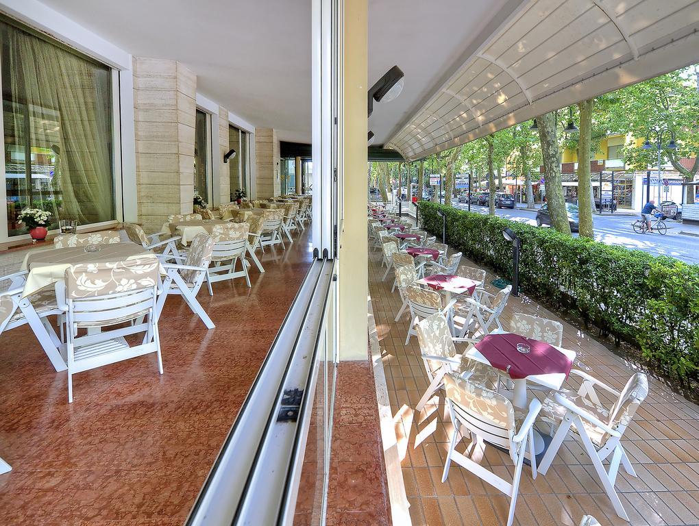 Hotel Excelsior Cervia Buitenkant foto