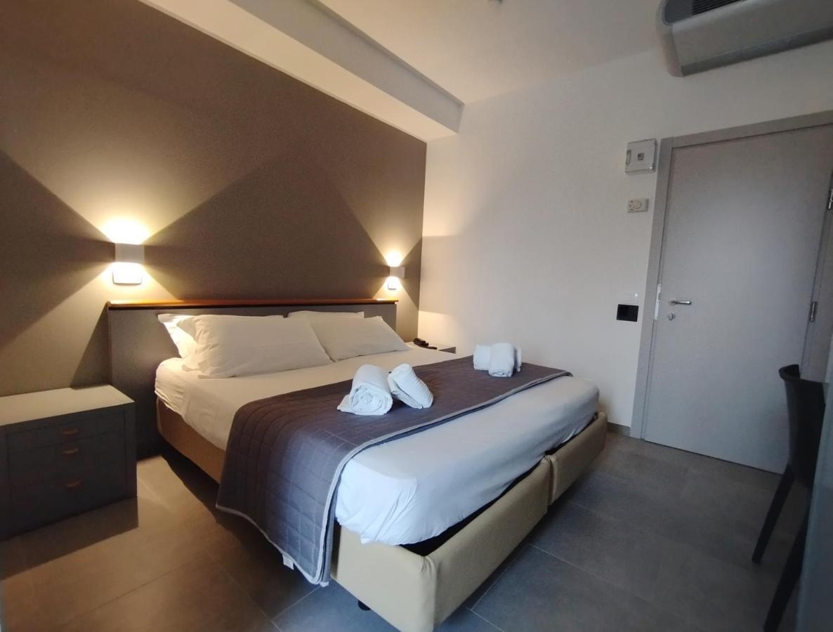 Hotel Excelsior Cervia Buitenkant foto