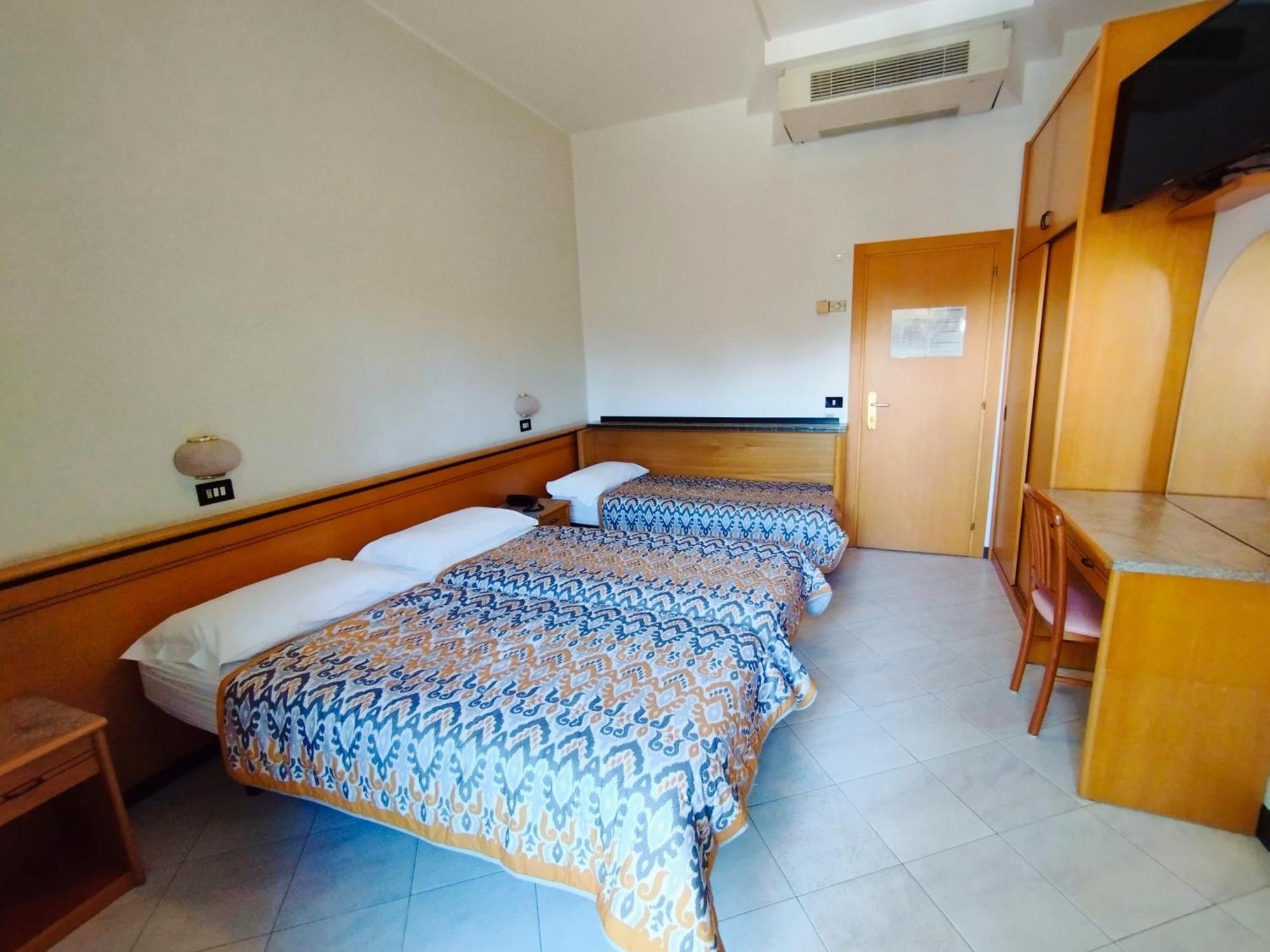 Hotel Excelsior Cervia Buitenkant foto