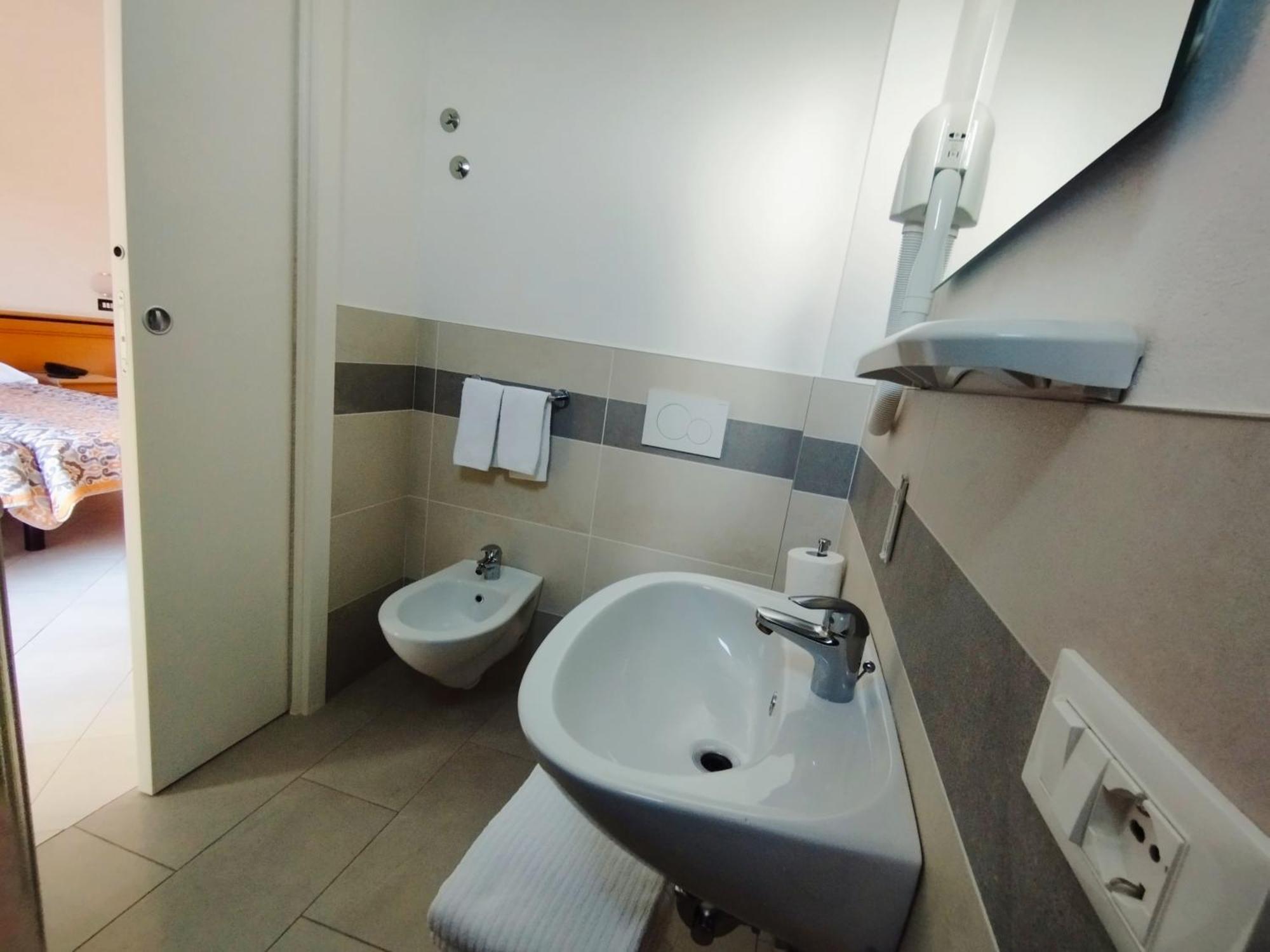 Hotel Excelsior Cervia Buitenkant foto