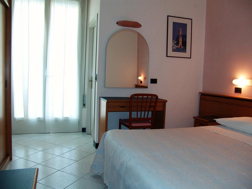 Hotel Excelsior Cervia Buitenkant foto