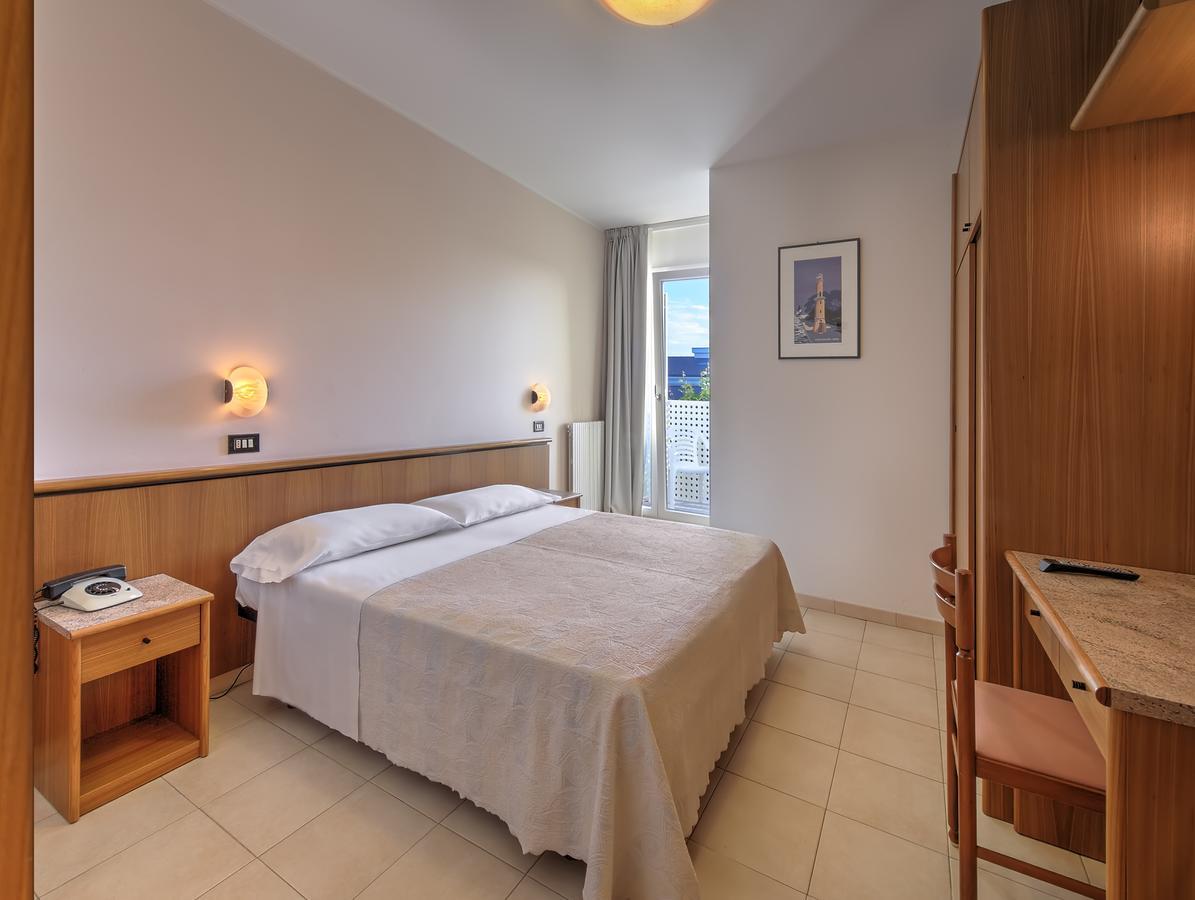 Hotel Excelsior Cervia Buitenkant foto